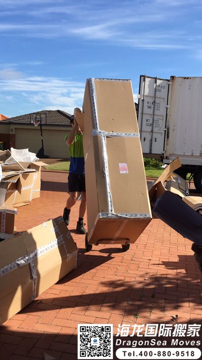 上海国际运输家具到美国运费要多少？