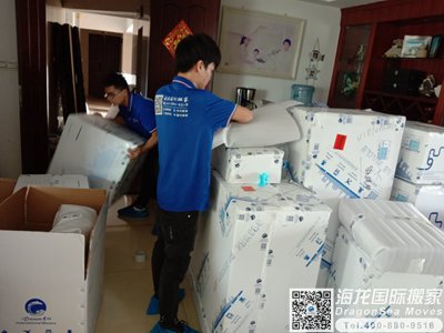 美国留学生回国行李到广州